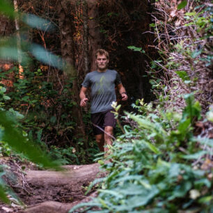 David Kaplan uběhl 9 maratonů za 9 dnů přes kanadský Vancouver Island pro Lékaře bez hranic