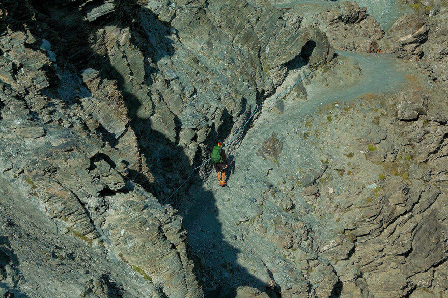 Trek Gran Paradiso to jsou zelená údolí, skalnatá krajina, množství potoků a sněhových polí