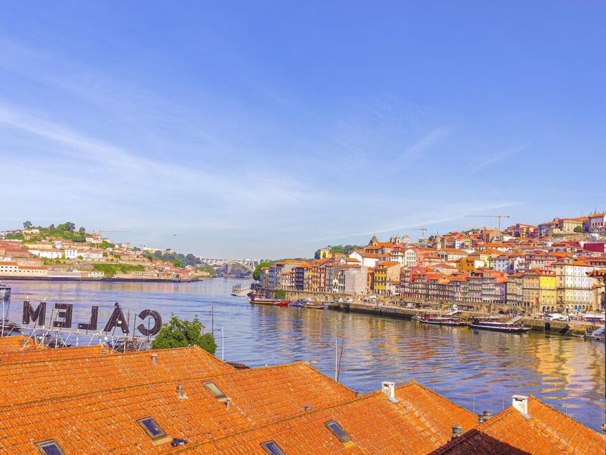 Putování Portugalskem od severu k jihu po dálkových trasách Svatojakubská cesta (Camino de Santiago) a Rota Vincentina