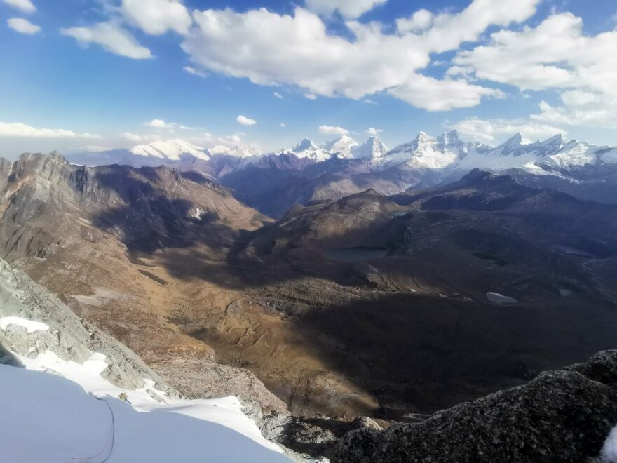 Cordillera Blanca, Line under the Sky