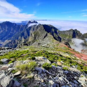 Hřebenový trek na Pico Ruivo – střecha Madeiry