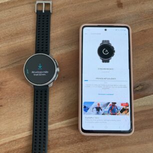 Suunto Race – úvodní synchronizace Suunto Race s telefonem pomocí aplikace Suunto App