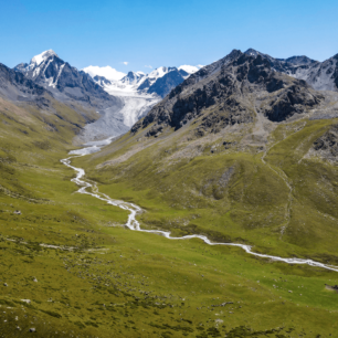 Neznačená a relativně neznámá trasa Ak-Suu Traverse, Kyrgyzstán