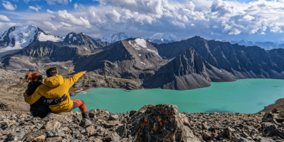 Ak-Suu Traverse: trek nad jezerem Issyk-kul v Kyrgyzstánu