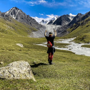 Neznačená a relativně neznámá trasa Ak-Suu Traverse, Kyrgystán