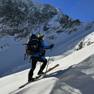 Do sedla chybí jen kousek, podklad je zmrzlý - testování MONTURA SKI STYLE KOMPLET