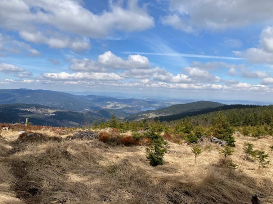 Můstek - pohled do krajiny, Šumava. Foto Klára Růžková