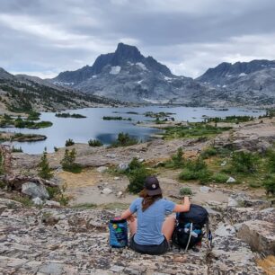 John Muir Trail vám každý den nabídne úchvatné výhledy na ledovcová jezera