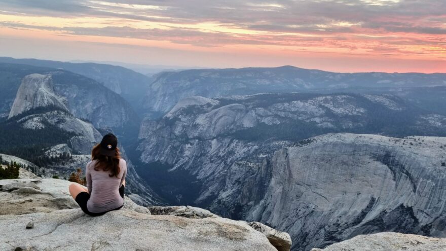 John Muir Trail vede skrz národní park Yosemite.