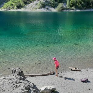 jezero Blindsee, Zugspitzarena, Alpy, Rakousko.