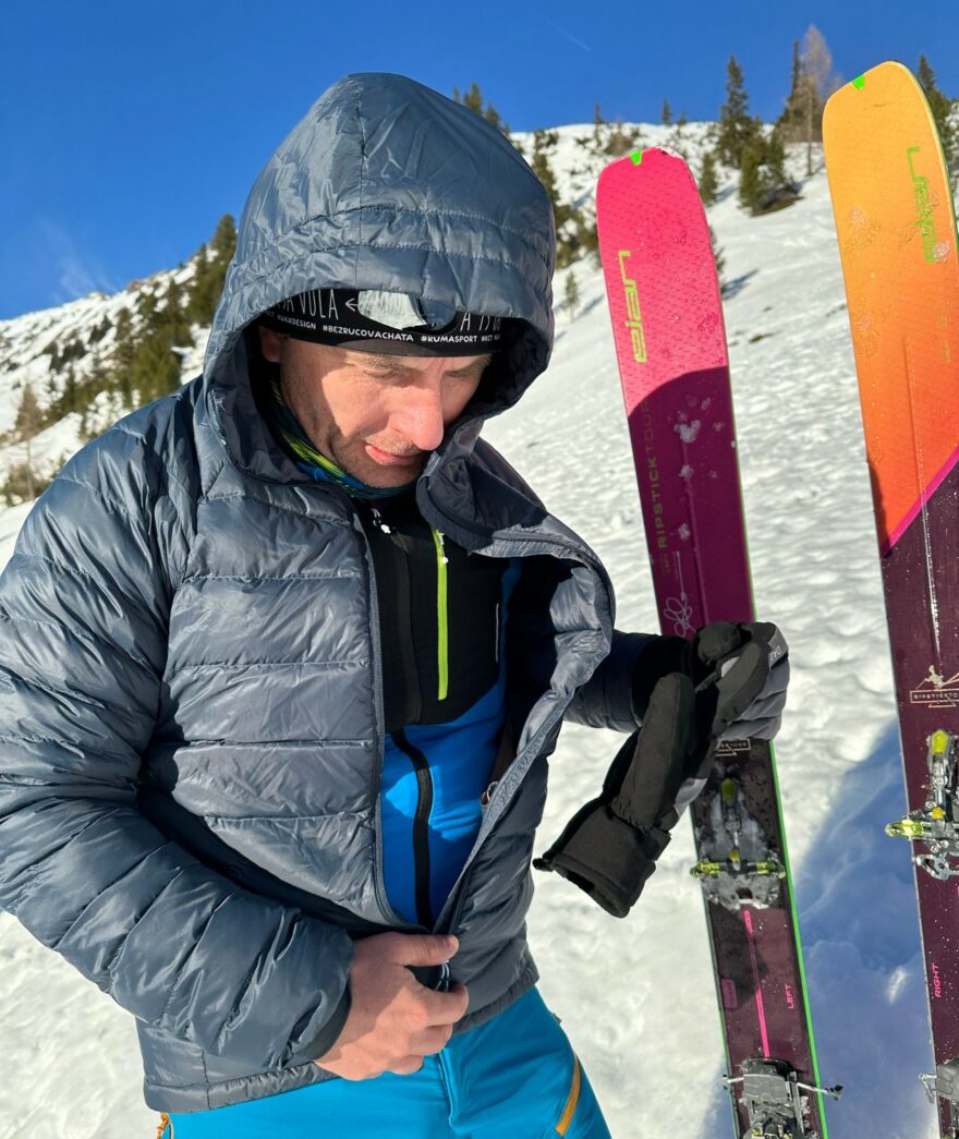 Bunda Patizon DeLight 100 HD je ideální zateplovačka na skialp s velkou kapucí