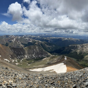 Výhled z nejvyššího bodu CDT Grays Peak 4 352 m n. m Colorado