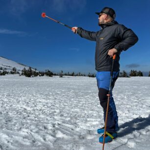 Větrovku je fajn vytáhnout i během přestávek - Direct Alpine ZERO