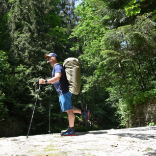 Přenášení díky polstrovaným popruhům je vcelku pohodlné - ORTLIEB DUFFLE RC 89