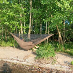 Testování kvality moskytiéry hamaky FLYHAMAK OUTDOOR I na Mazurských jezerech