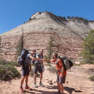 Hayduke Trail - 1 300 kilometrů dlouhá trasa pouštěmi a kaňony na Kolorádské plošině v Utahu a Arizoně