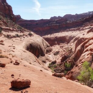 Hayduke Trail - 1 300 kilometrů dlouhá trasa pouštěmi a kaňony na Kolorádské plošině v Utahu a Arizoně