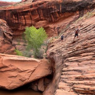 Hayduke Trail - 1 300 kilometrů dlouhá trasa pouštěmi a kaňony na Kolorádské plošině v Utahu a Arizoně