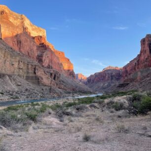 Hayduke Trail - 1 300 kilometrů dlouhá trasa pouštěmi a kaňony na Kolorádské plošině v Utahu a Arizoně