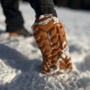 Detail hrubšího vzorku Michelin bot Vivobarefoot Tracker Forest ESC.