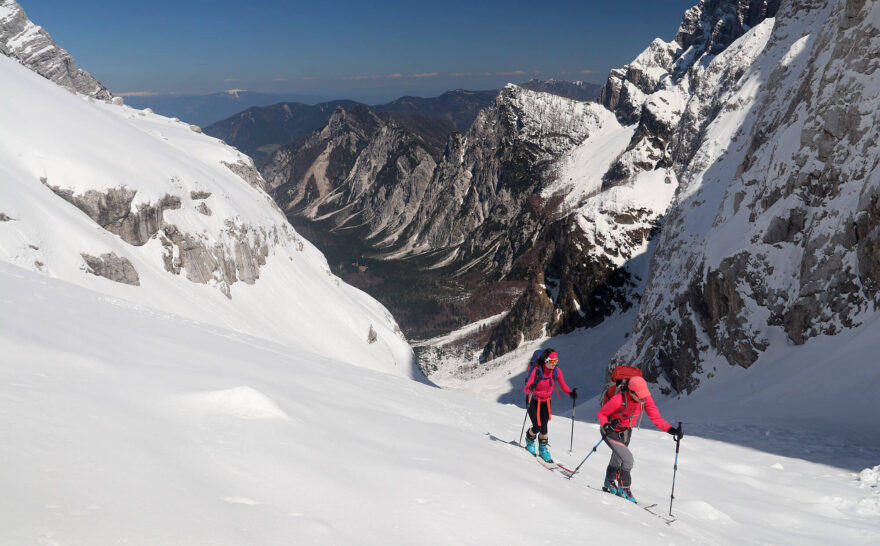 Řada slovinských pohoří nabízí skialpinistům panenské nerozježděné svahy.