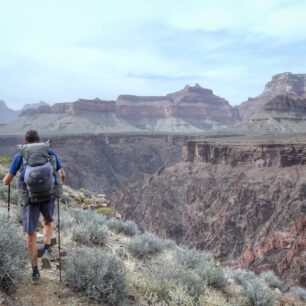 Hayduke Trail - 1 300 kilometrů dlouhá trasa pouštěmi a kaňony na Kolorádské plošině v Utahu a Arizoně