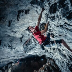 Lezec Adam Ondra - Macocha