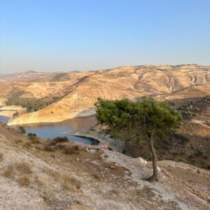 Jordan trail - 675 km dlouhý trail, který začíná na severu u syrských hranic, vede celým Jordánskem a končí až na jihu u Rudého moře