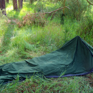 Do Hobo bivy od výrobce Warmpeace se vejdou i kolohnáti – a ještě zbude na místo pro boty a batoh u hlavy nebo u nohou