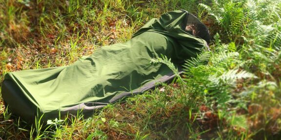 RECENZE: BIVAKOVACÍ VAK WARMPEACE HOBO BIVY – ZÁRUKA SPANÍ V SUCHU VŽDY A VŠUDE