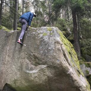 Oblast Loučovice je pokladem boulderingového lezení v jižních Čechách