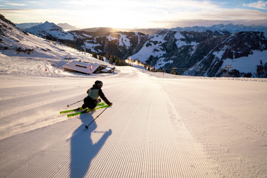 Skicircus Saalbach Hinterglemm Leogang Fieberbrunn se svou nabídkou sjezdovek, rozličných aktivit a prostředím přátelským k rodinám slibuje jedinečný zimní pobyt. Foto Sebastian Astl