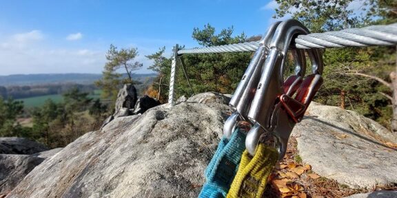 VIA FERRATA NA BEZDĚČINSKÝCH SKALÁCH. V ČEM JE PROBLÉM?