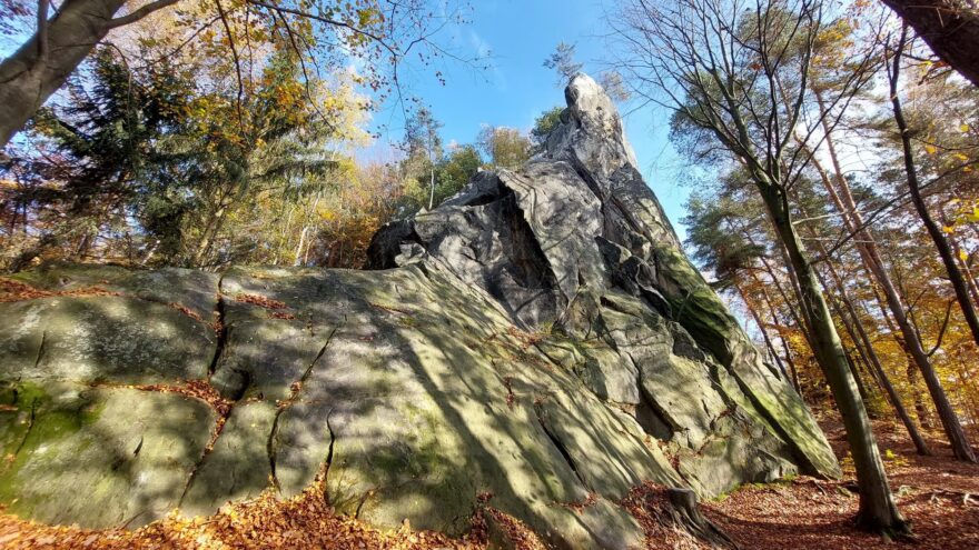 Via ferrata SKAB v podstatě nezasahuje do žádné z lezeckých cest