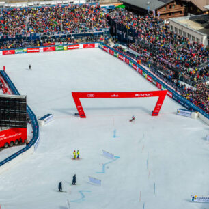 V roce 2025 zamíří světový šampionát FIS Alpine World Ski Championships 2025 opět do moderního rakouského střediska Skicircus Saalbach Hinterglemm Leogang Fieberbrunn.