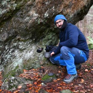 Testované triko BRYNJE ARCTIC DOUBLE SHIRT nebylo rolák a tak se hodí používat šátek pro zvýšení tepelného komfortu