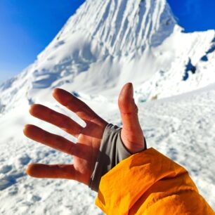 Elastická manžeta zabraňuje vyhrnování a zvyšuje tepelný komfort - WARMPEACE Hill Peak