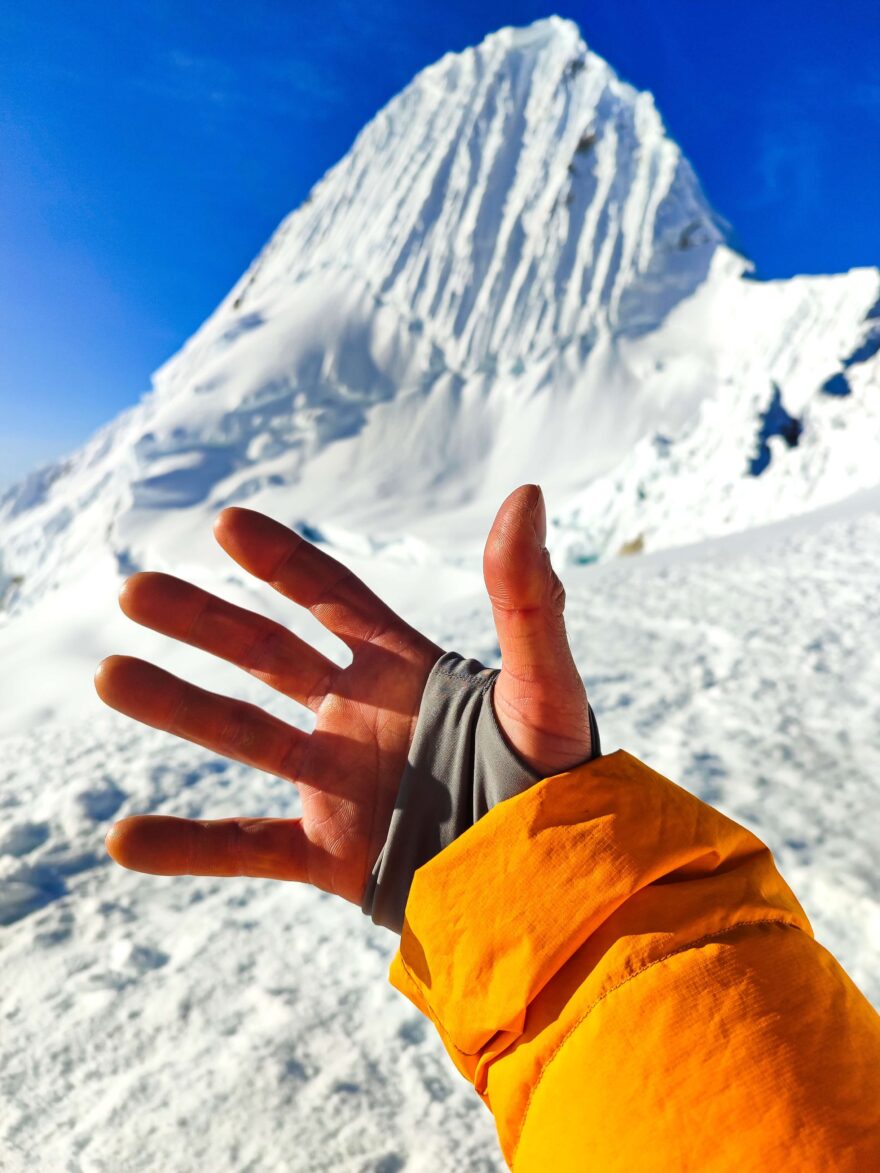 Elastická manžeta zabraňuje vyhrnování a zvyšuje tepelný komfort - WARMPEACE Hill Peak