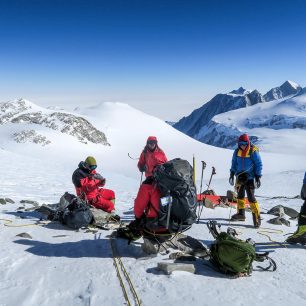 Expedice na Mt. Vinson (4892 m), Antarktida