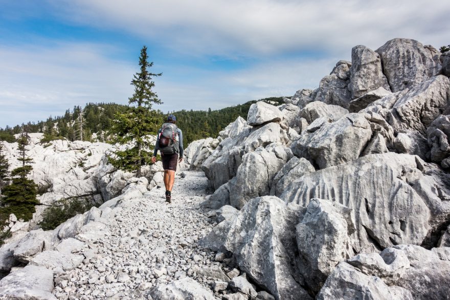 Premužičeva stezka v pohoří Velebit, Chorvatsko.