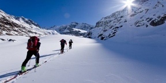 Túra nekonečnými rovinami Oetztálských Alp na sněžnicích či skialpech