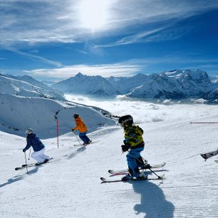 Sněhové radovánky, Meiringen, Švýcarsko