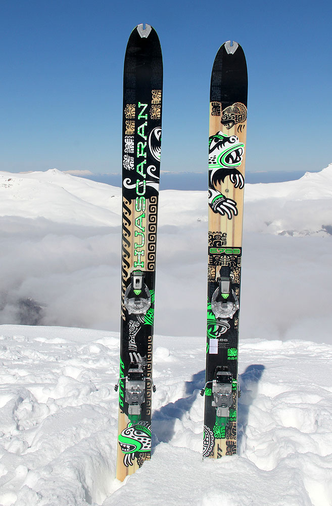 Dynafit Beast na lyžích Dynafit Huascaran, hřeben na makedonskou Popovou Šapkou