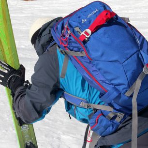 Svým zpracováním je batoh Vaude Nendaz 25 ideálním společníkem na freeride a skialp.