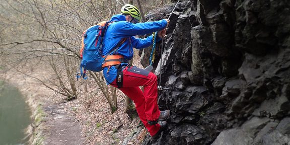 Ekologické, elastické a větruodolné &#8211; recenze kalhot VAUDE Badile II