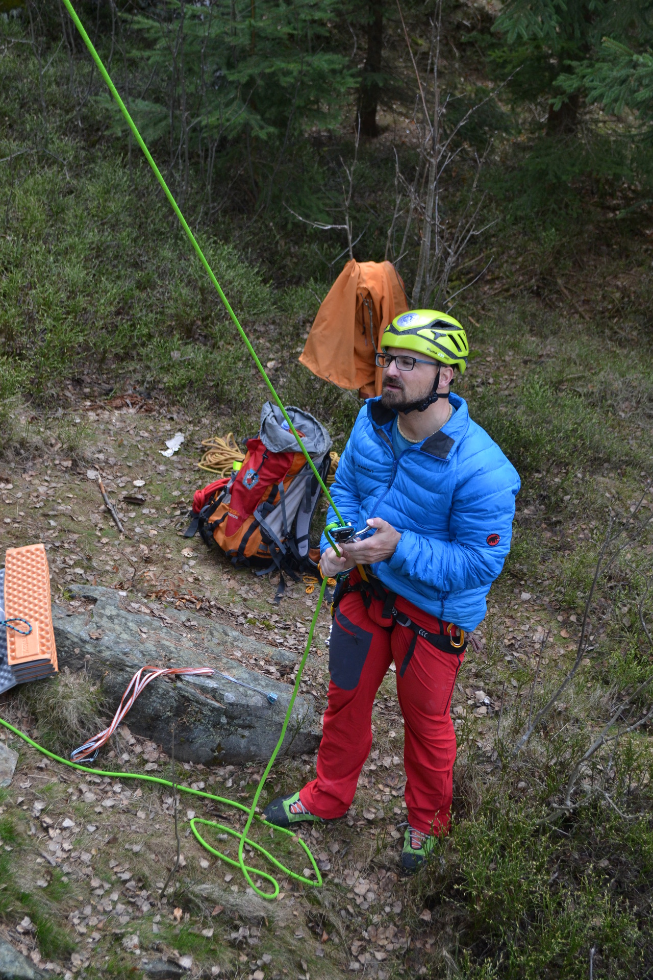 Vaude Badile II na skalách.