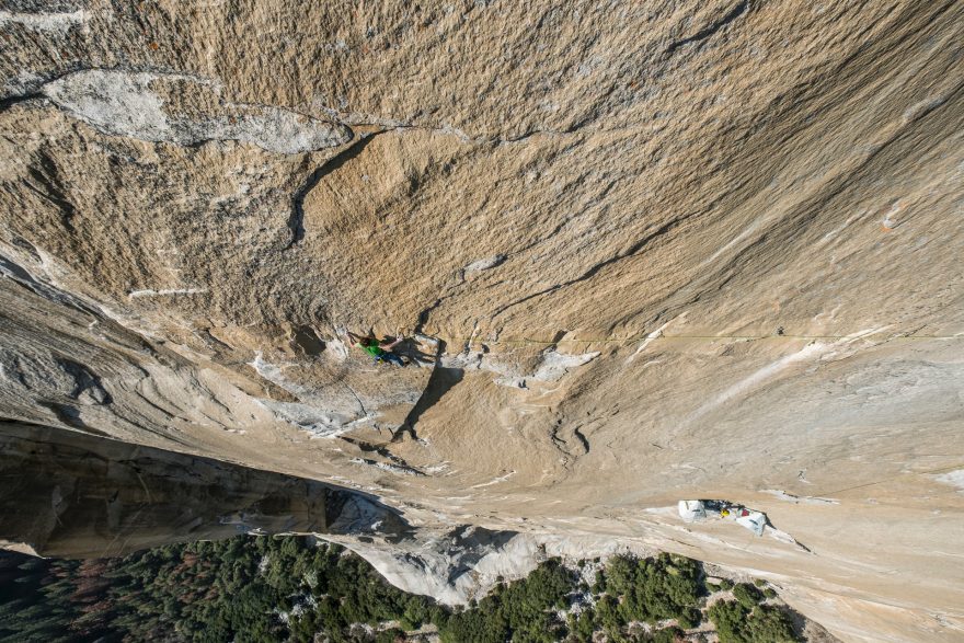 Délka číslo 15 v Dawn Wall s obrovskou expozicí, Foto: Heinz Zak.