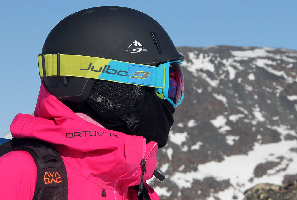 Julbo Airflux tvoří s helmou Julbo Freetourer výbornou kombinaci