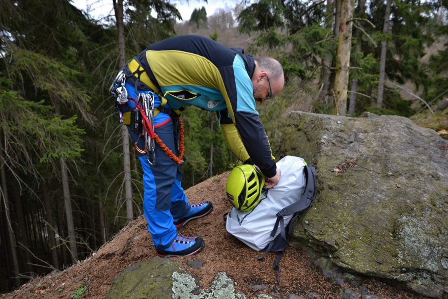 Direct Alpine Mountainer Tech mají zesílená kolena i zadní část.