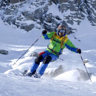 Testování bundy Vaude Bormio Jkt probíhalo i při jízdě ve freeridu na ledovci v Söldenu.